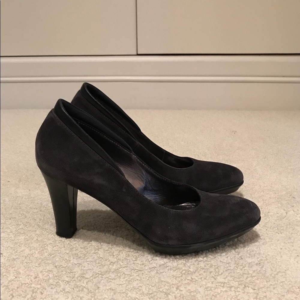 Aquatalia Gray Suede Pumps